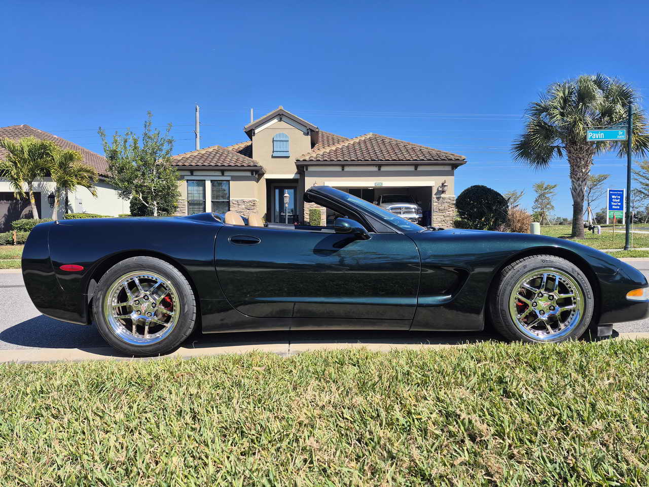 TheVetteNet.com - 2000 Corvette Convertible Dark Bowling Green